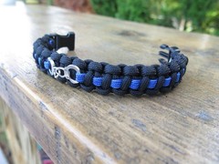 Thin blue line para cord bracelet