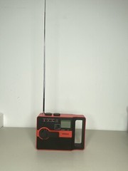 Emergency CRANK RADIO – AM/FM/WEATHER – BUILT IN LIGHT – USB CHARGING PORT NEW