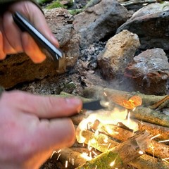 Ferrocerium Ferro Rod Fire Steel Military Style Magnesium Fire Starter & Striker