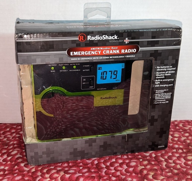 Radio Shack Emergency Crank Radio AM FM Weather Band USB Charging Port – NEW
