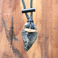 Refining Fire Forge Arrowhead Pendant Outdoor Survival Necklace Fire Starter