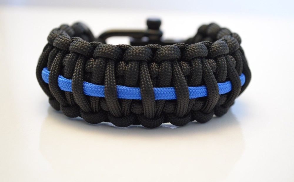 Deluxe Police thin blue line – 550 paracord survival bracelet – adjustable