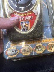 Vintage Innovage Outdoor Emergency Radio / Flashlight Set, New in Package !