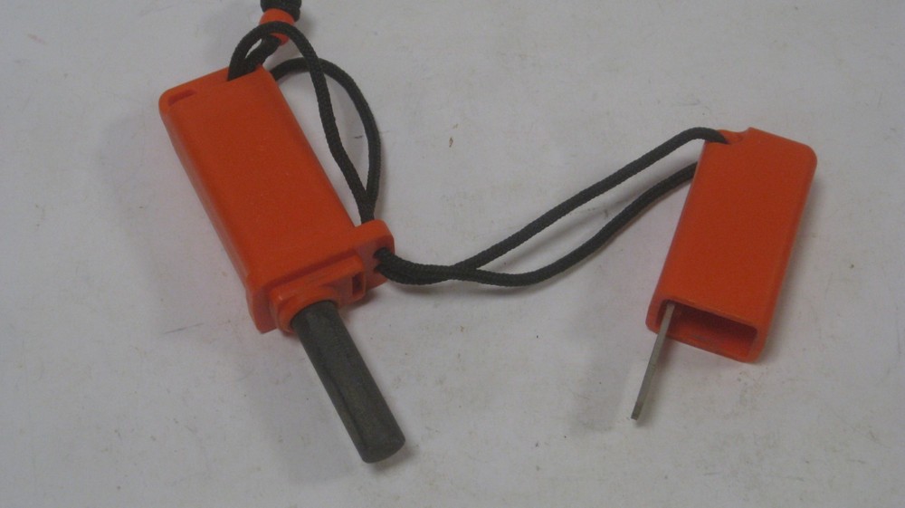 UST Ultimate Servival Technologies Strikeforce Fire Starter – orange