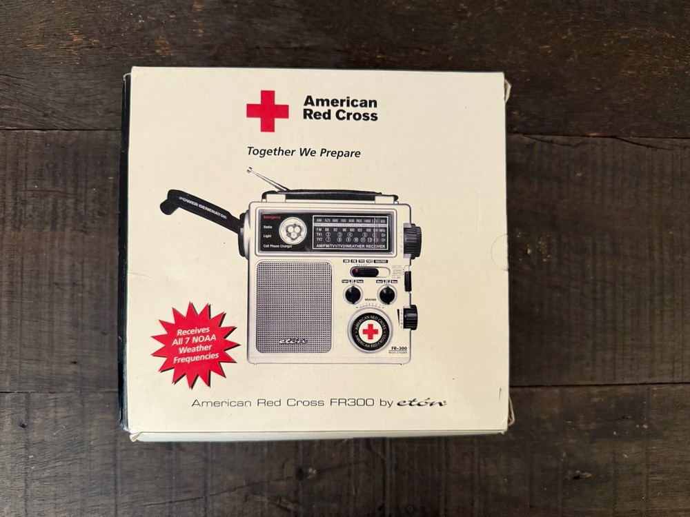 FR300 Eton American Red Cross emergency radio hand crank