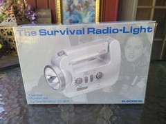 Survival Radio-AM -FM-Flashlight-Florescent Rotating Handle-generator with crank