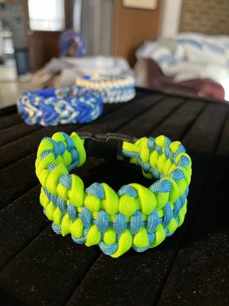 Electric Blue And Green Paracord Bracelet Size 7 Inch