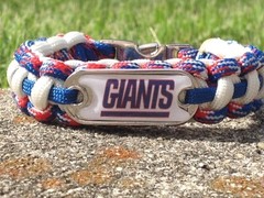 New York Giants Paracord Bracelet w/ NFL Dog Tag and Metal Buckle. AWESOME!!!