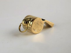 Ne’wRetro Brass Keychain Whistle Outdoor Survival EDC Whistle HighDecibelWhistle