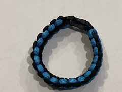 Neon Blue & Black Fashionable Survival 550 Paracord Bracelet w/Buckle New 8”