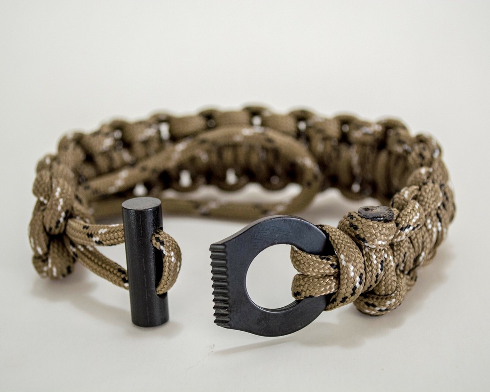Fire Starter Bracelet Survival Adjustable Paracord Ferro Rod EZ Deploy Bushcraft