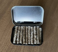 Firestarters Wax Jute Fire Tinder with Tin – 30 Pieces of Waxed Jute – camping