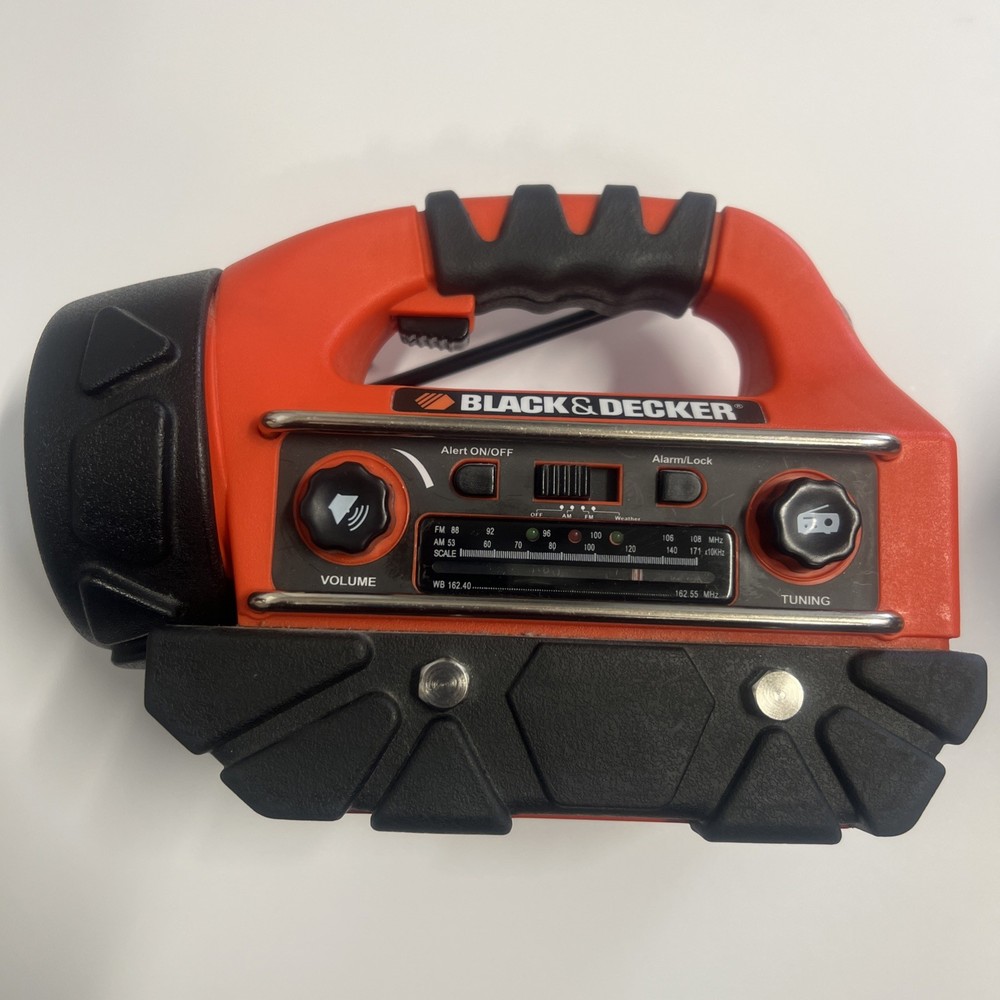 Black And Decker Weather Alert Radio Sport Lantern WS100AB NEW Crank Emergency