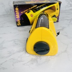 Sol-Mate Hand Crank Or Solar Emergency Siren Flashlight AM FM Radio NOS Vtg 1993