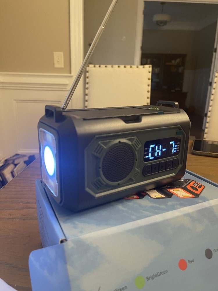 Emergency Solar Hand Crank Weather AM/FM/NOAA Radio SOS Alarm 12000mAh Power Ban