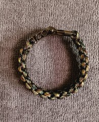 550 Paracord Bracelet, Adjustable Metal Shackles, Handmade, 7′ 550 lb Paracord