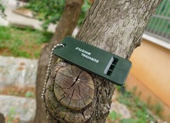 2 Emergency Survival Whistles Rescue Tool Signal Sound Outdoor Camping Hiking