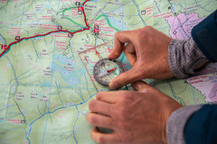 Compass – for Hiking, Camping, Survival & Orienteering – Map, Deluxe Map, Lensat