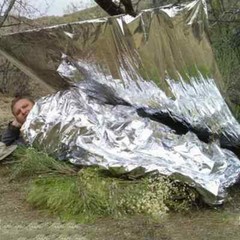 Outdoor Emergency Survival Blanket First Aid Rescue Kit Waterproof Foil Thermal