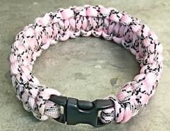 8″ Pink Camouflage Survival Camo Paracord Bracelet w Buckle & Fashionable Safety