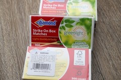 DIAMOND STRIKE ON BOX LARGE WOODEN KITCHEN MATCHES GREENLIGHT 3 Pack – 900 TOTAL