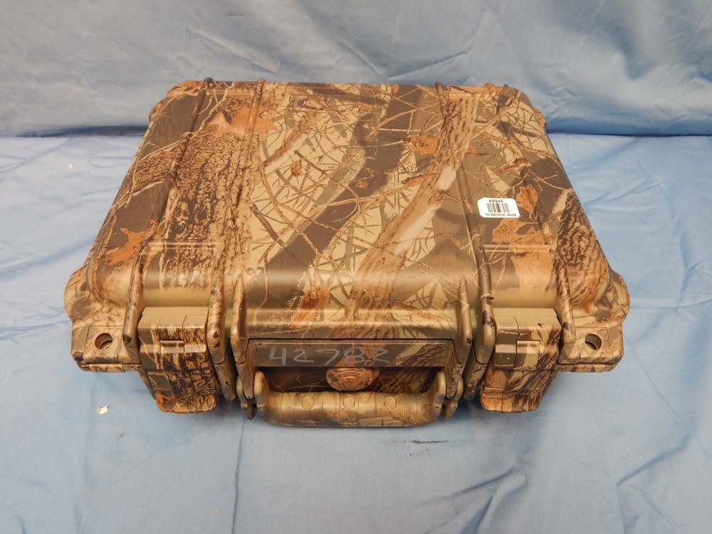 NEW Realtree Hardwood Camo 20-200 Waterproof Case Inside 12X9X4 inches