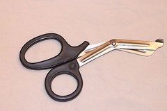 7 1/2″ Scissors Shears Nurse Paramedic EMT Medical Utility Bandage Emergency Kit