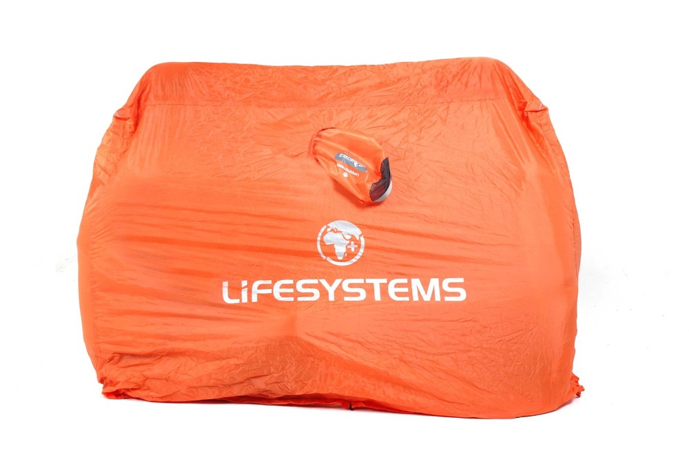 Emergency shelter for hiking and mountaineering