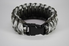 550 Paracord Survival Bracelet King Cobra Gray/Grayscale «Made in the USA»