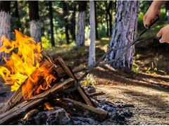 26-Inch Heavy-Duty Campfire Tongs – Premium Black Log Grabber for Safety