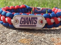 New York Giants Paracord Bracelet w/ NFL Dog Tag and Metal Buckle. AWESOME!!!