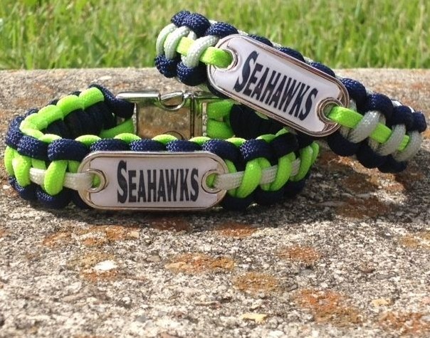 Seattle Seahawks Paracord Bracelet w/ NFL Dog Tag and Metal Buckle. AWESOME!!!