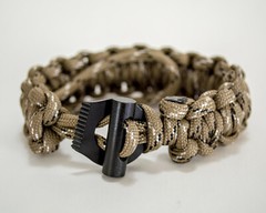 Fire Starter Bracelet Survival Adjustable Paracord Ferro Rod EZ Deploy Bushcraft