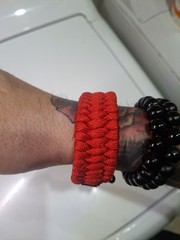 Survival/Fashion Paracord Bracelet With Shackle Adjustable Latch Red/Black NICE!