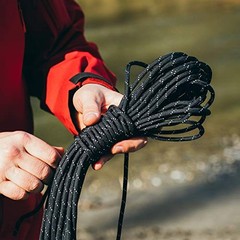 1100 Paracord and Carabiner, 5.5 mm Heavy-Duty Cord for Camping and 100 ft