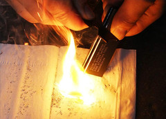 Magnesium Flint Fire Starter, Survival Fire Blocks with Striker for Camping/Hiki