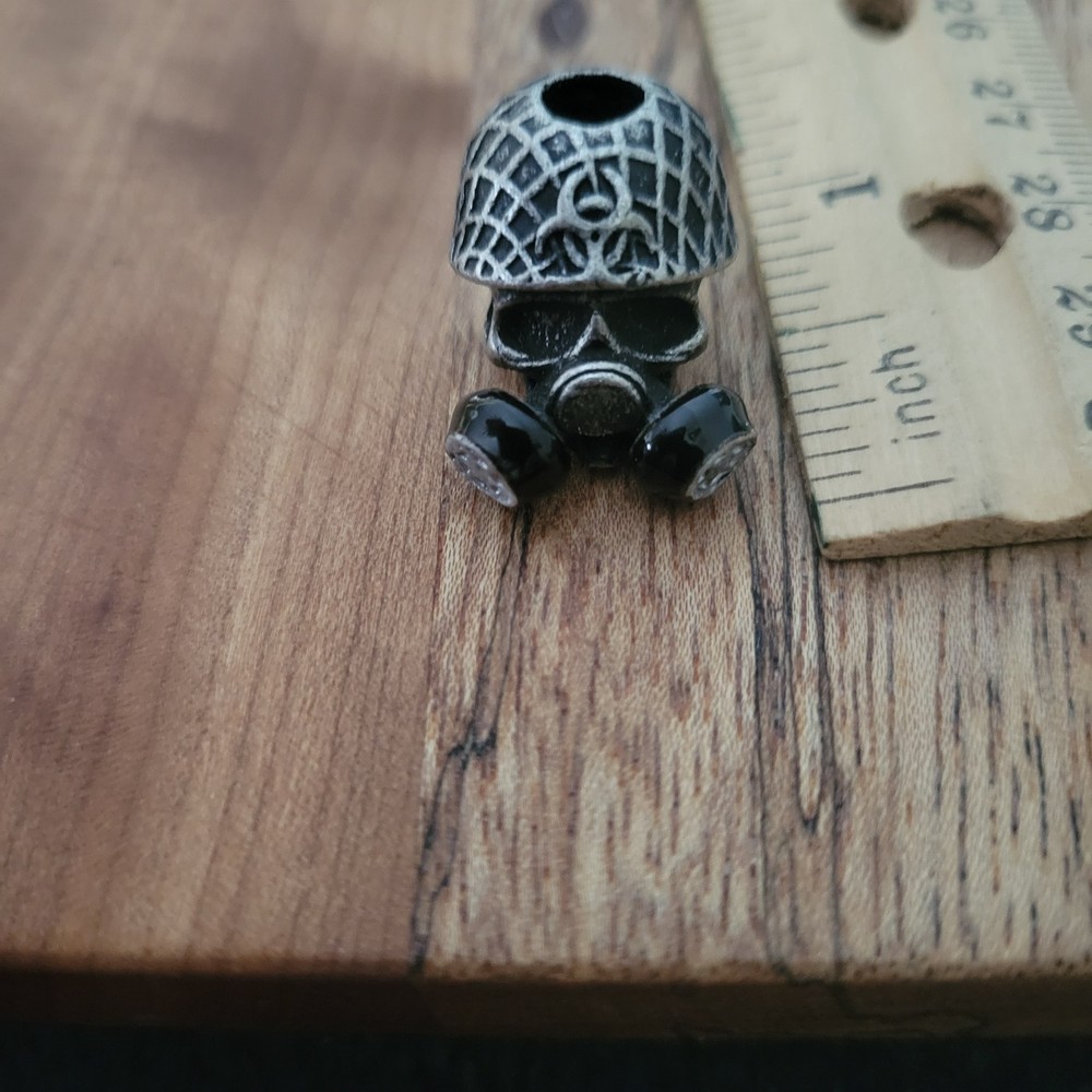 NEW TOXIC BIOHAZARD GAS MASK KNIFE LANYARD BEAD