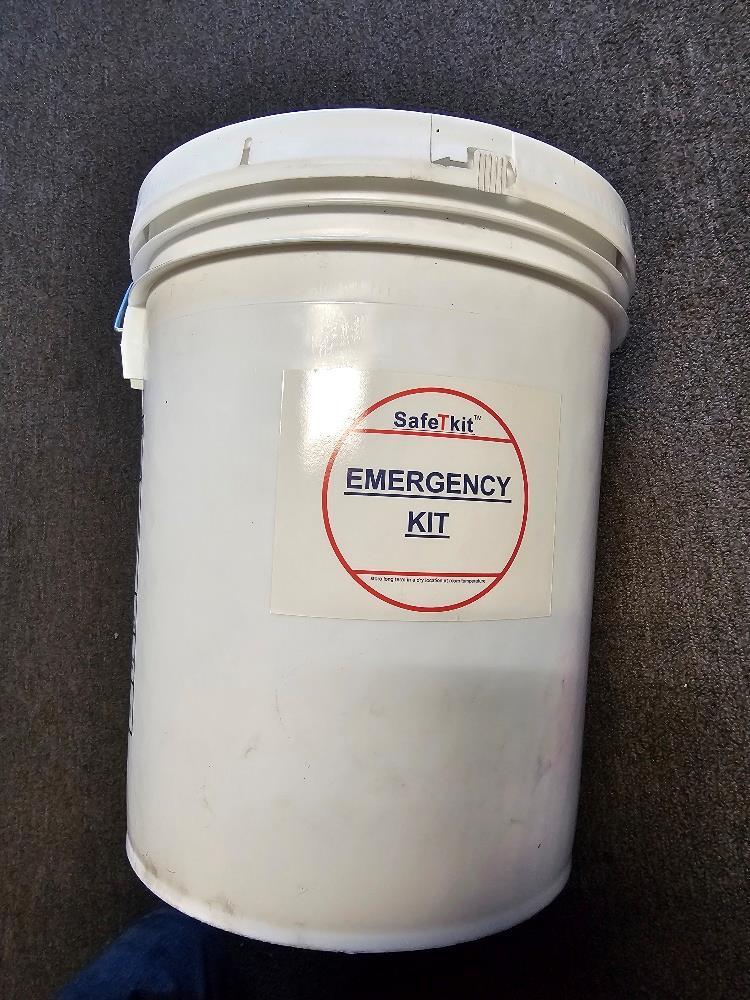 Safe T kits / SafeTkits Bucket Emergency Kit w/ Seat 56 Pieces for 10 People New