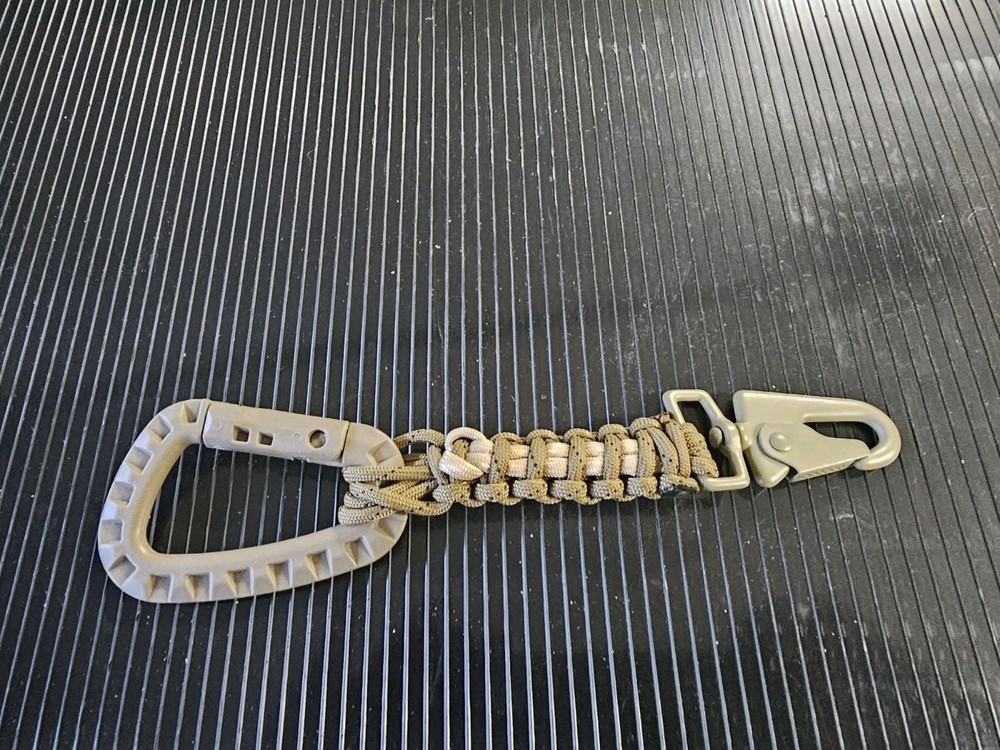 Coyote Tan W Black/Tan W Cream paracord lanyard ITW Style Carabiner hk hook