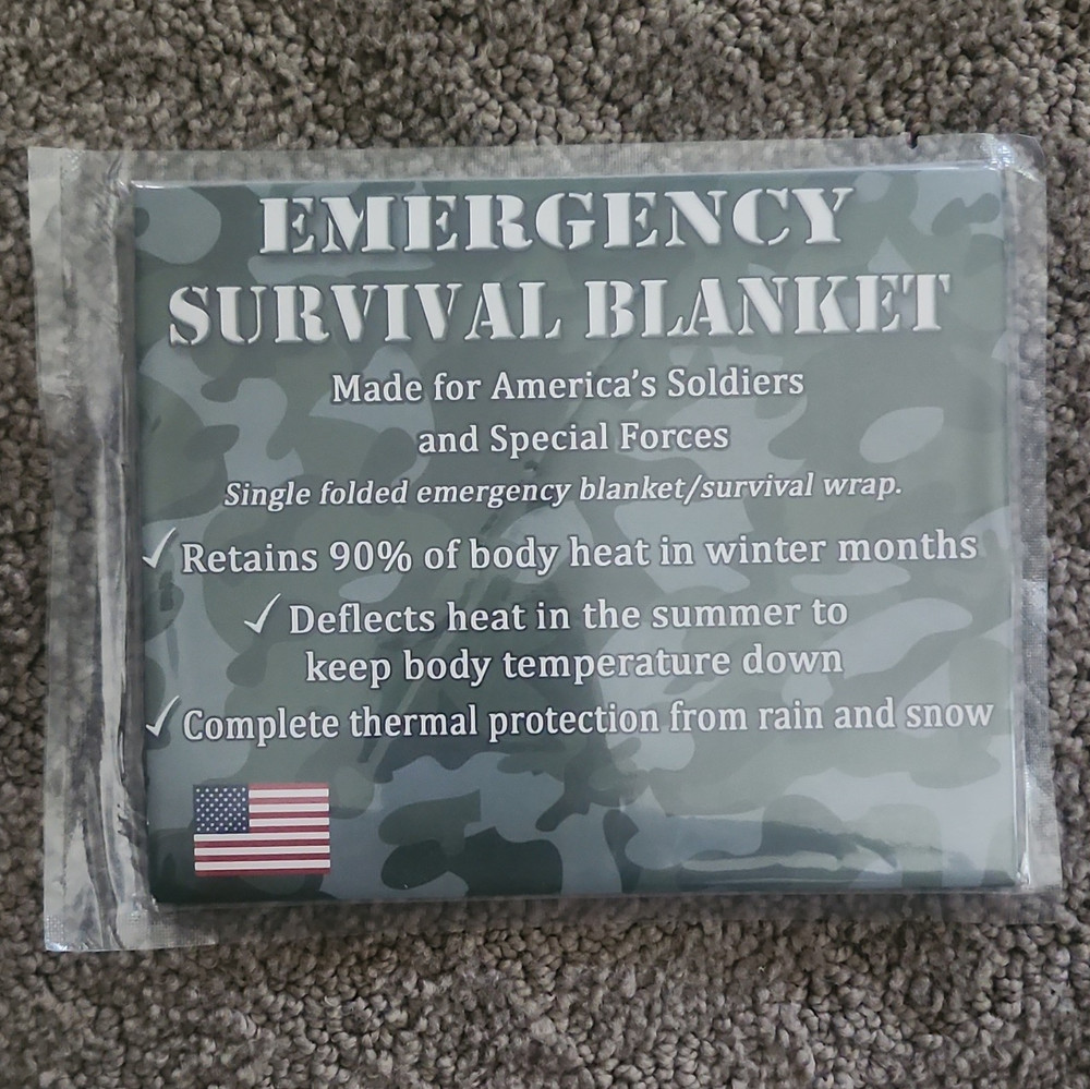 Reflective Silver Mylar Emergency Blanket Waterproof Windproof 1 Pack