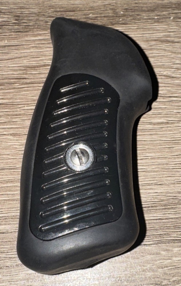 Ruger SP101 Standard Grips Screw Rubber Grip Black Rubber and Polymer