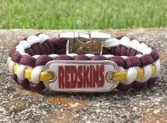 Washington Commanders/Redskins Paracord Bracelet w/ NFL Dog Tag and Metal Buckle