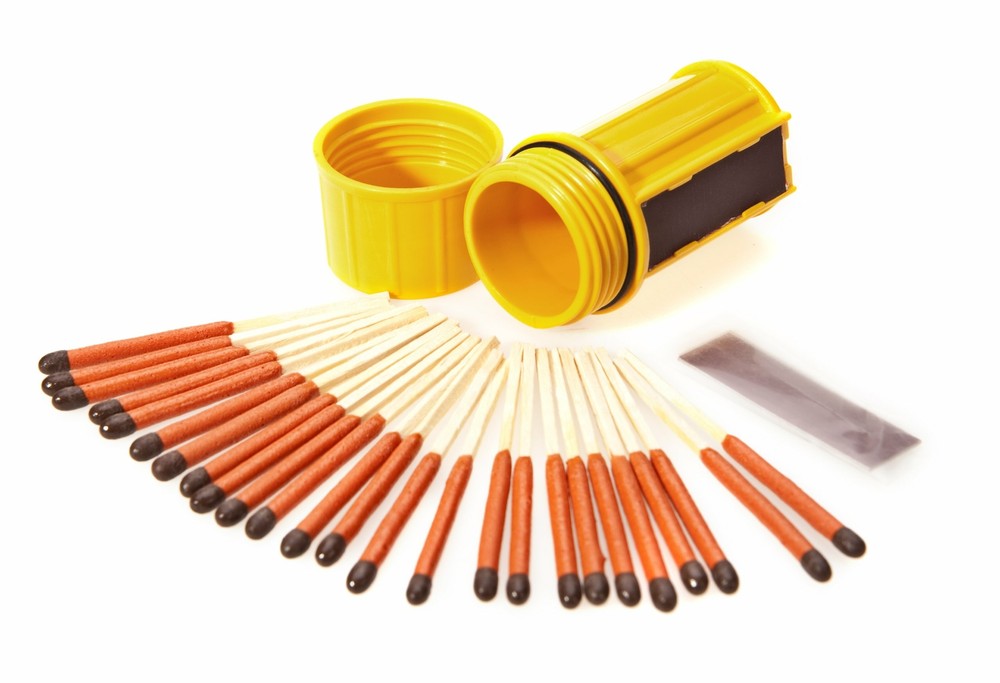 UCO Stormproof Match Kit with Waterproof Case, 25 Stormproof Matches and 3 St…