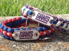New York Giants Paracord Bracelet w/ NFL Dog Tag and Metal Buckle. AWESOME!!!