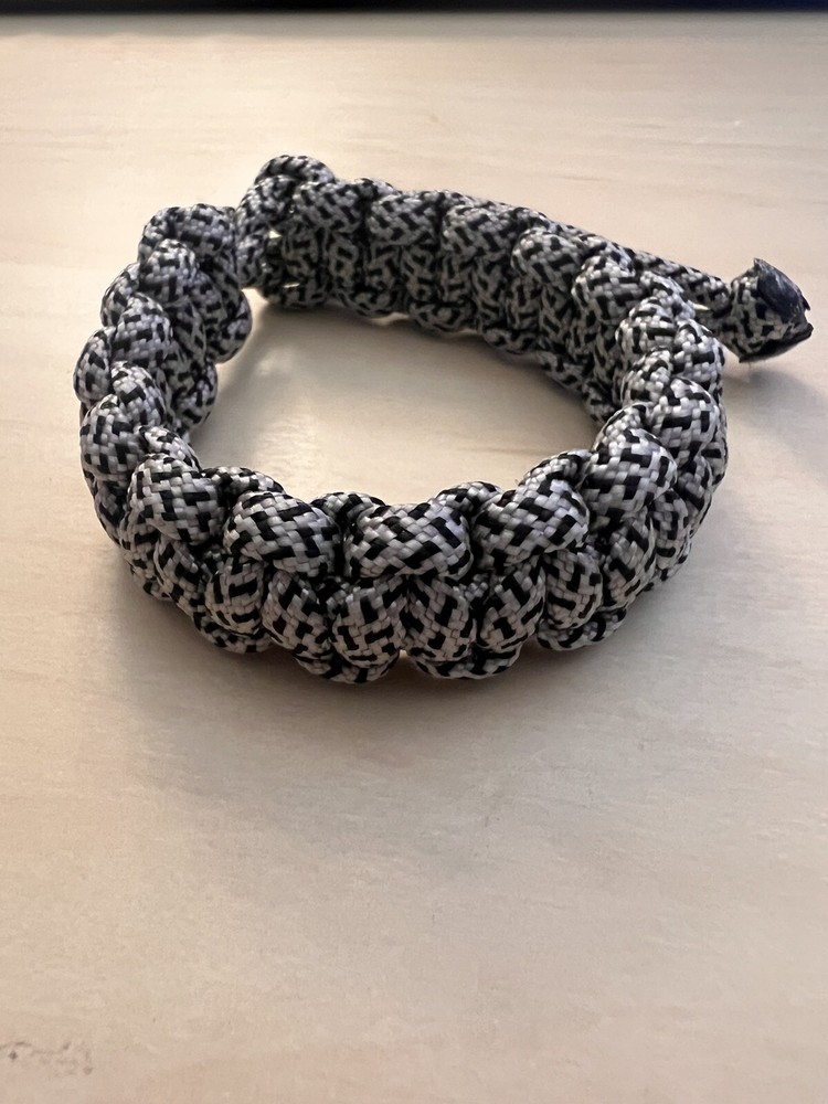 Handmade Black/White Paracord Bracelet Trendy Unisex Camping Survival Jewelry