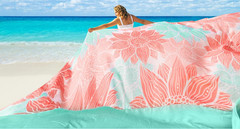 HIHOHO Waterproof Sandproof Beach 120″ X 108″（1~8 person）, Pink Flower