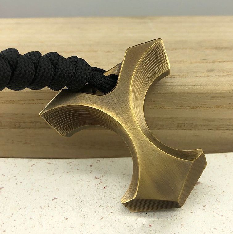 Brass Outdoor EDC Tool Multifunctional Pendant Keychain Emergency Window Breaker