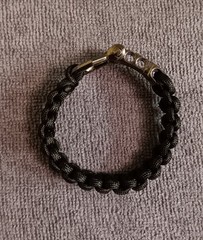 550 Paracord Bracelet, Adjustable Metal Shackles, Handmade, 7′ 550 lb Paracord