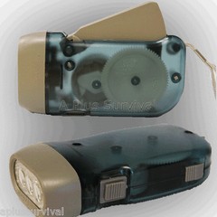 2 Pack Squeeze Dynamo Flashlight 3 Bright LED Lights Emergency Survival Kits