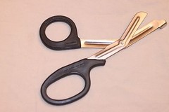 7 1/2″ Scissors Shears Nurse Paramedic EMT Medical Utility Bandage Emergency Kit